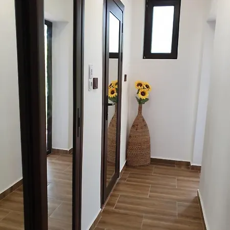 Къща за гости Paradise Park Polski Trŭmbesh