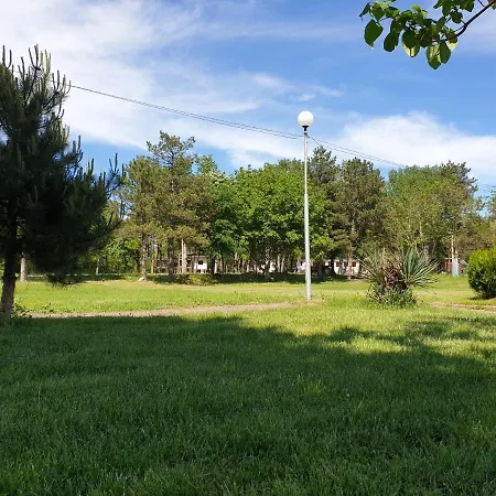 Paradise Park Къща за гости Polski Trŭmbesh