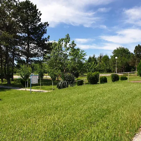 Paradise Park Къща за гости