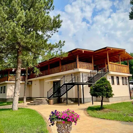 Къща за гости Paradise Park Polski Trŭmbesh