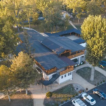 Paradise Park Къща за гости Polski Trŭmbesh