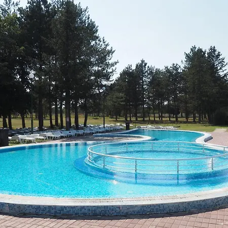 Paradise Park Къща за гости *
